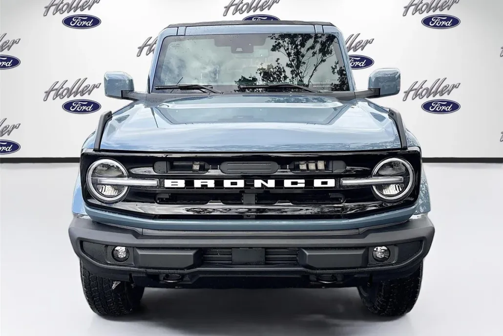 2025 Ford Bronco Outer Banks photo 1