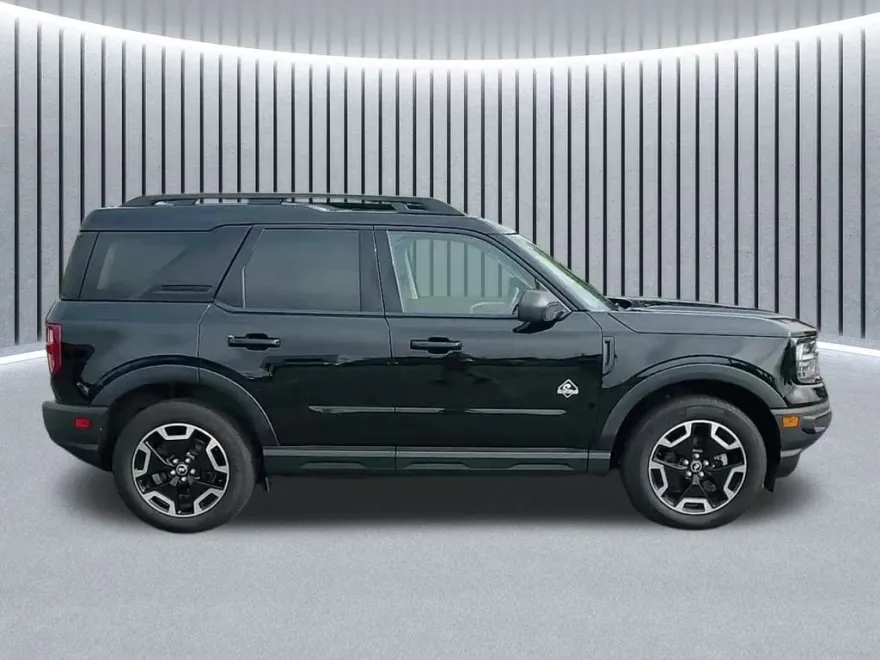 2023 Ford Bronco Sport Outer Banks photo 1