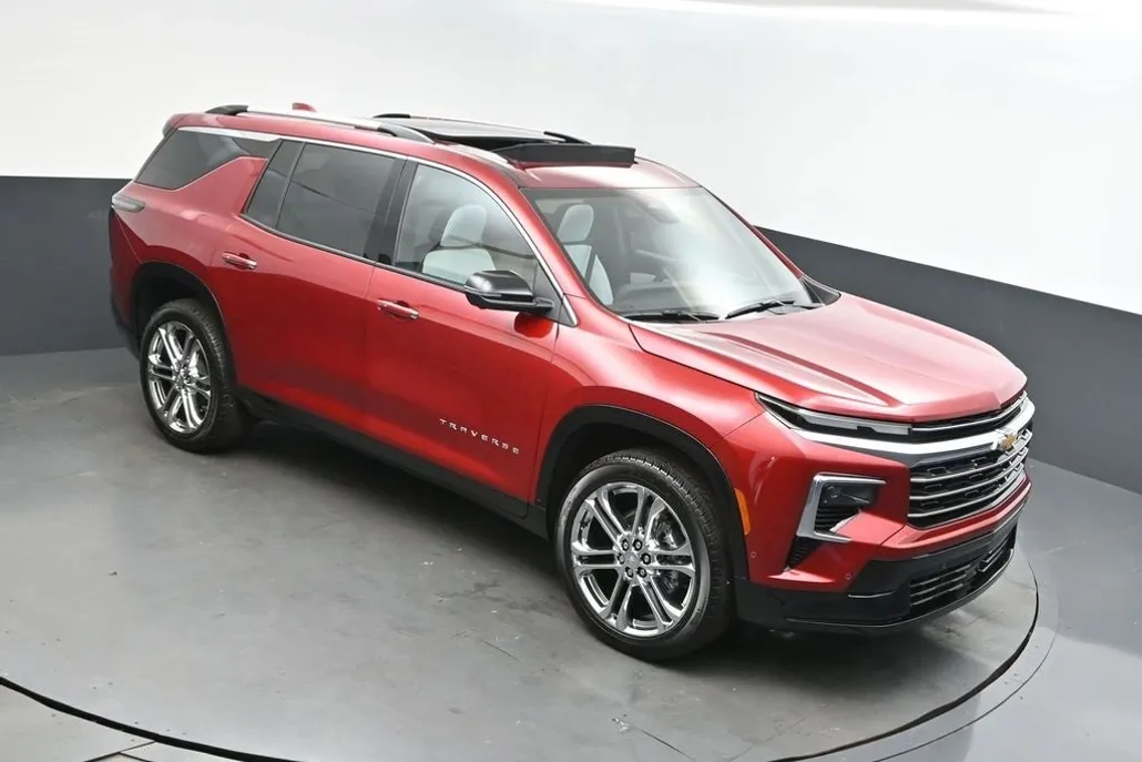 2026 Chevrolet Traverse High Country photo 1