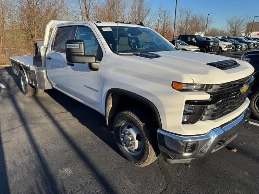 2025 Chevrolet Silverado 3500HD Work Truck photo 1