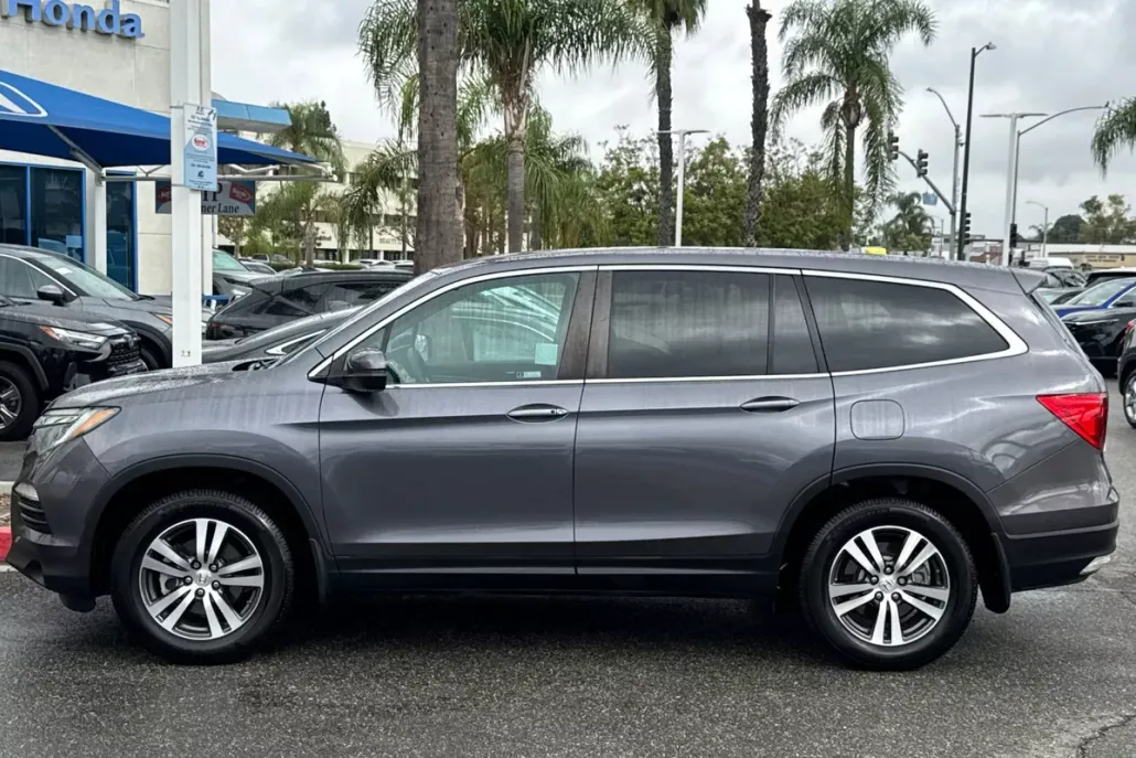 2018 Honda Pilot EX photo 1