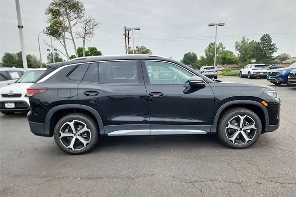 2025 Volkswagen Tiguan SE photo 1