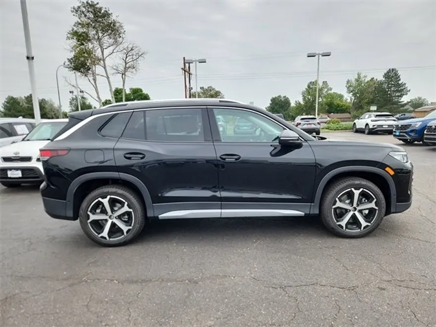 2025 Volkswagen Tiguan SE photo 1