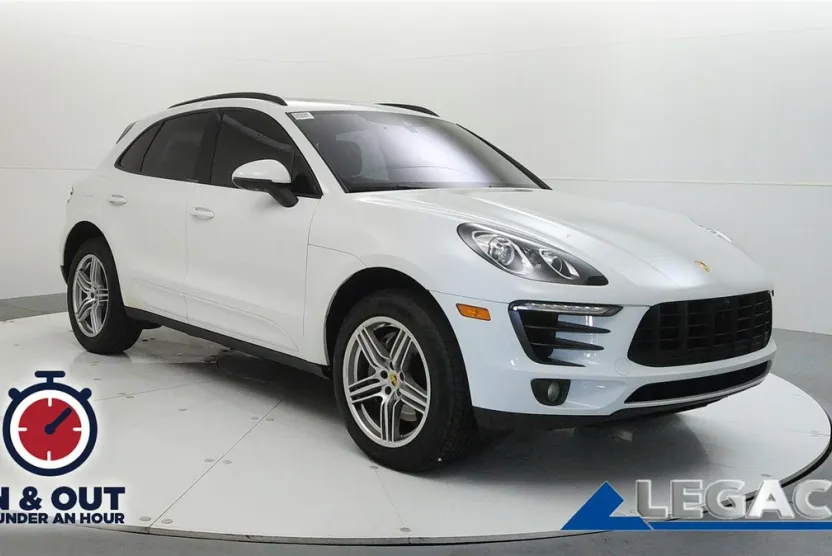 2016 Porsche Macan S photo 1