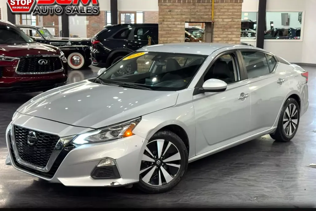 2022 Nissan Altima 2.5 SV photo 1