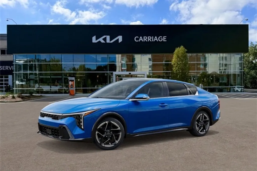 2025 Kia K4 GT-Line photo 1