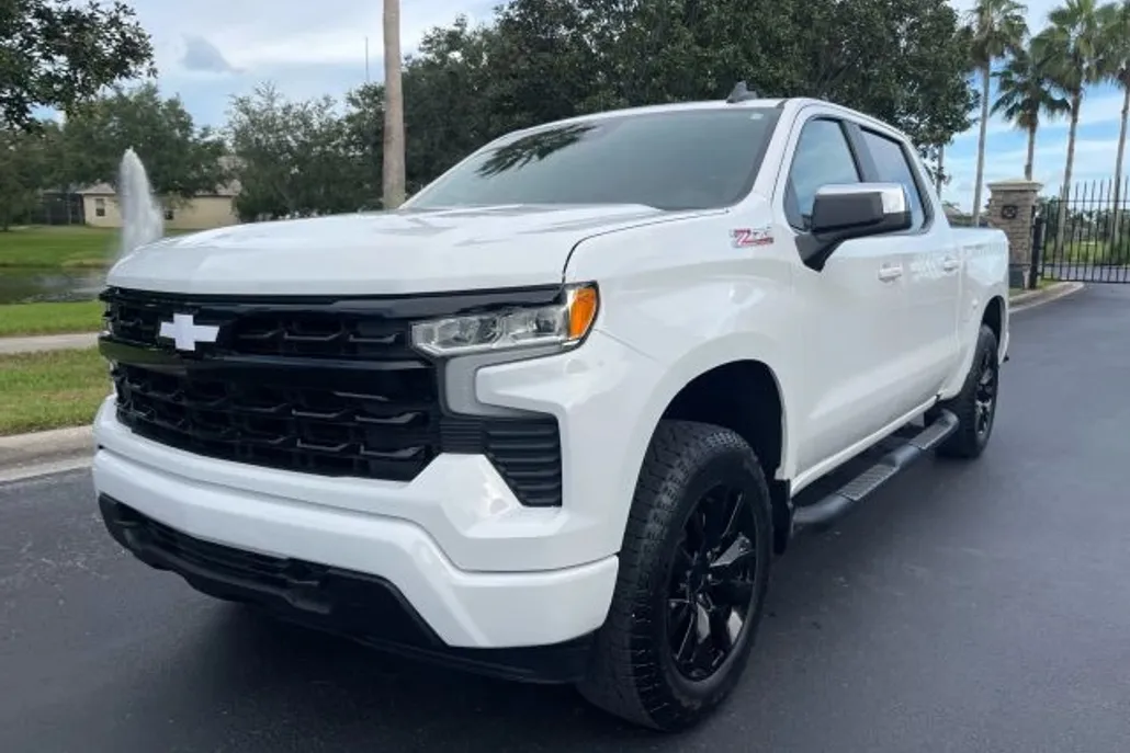 2022 Chevrolet Silverado 1500 LT photo 1
