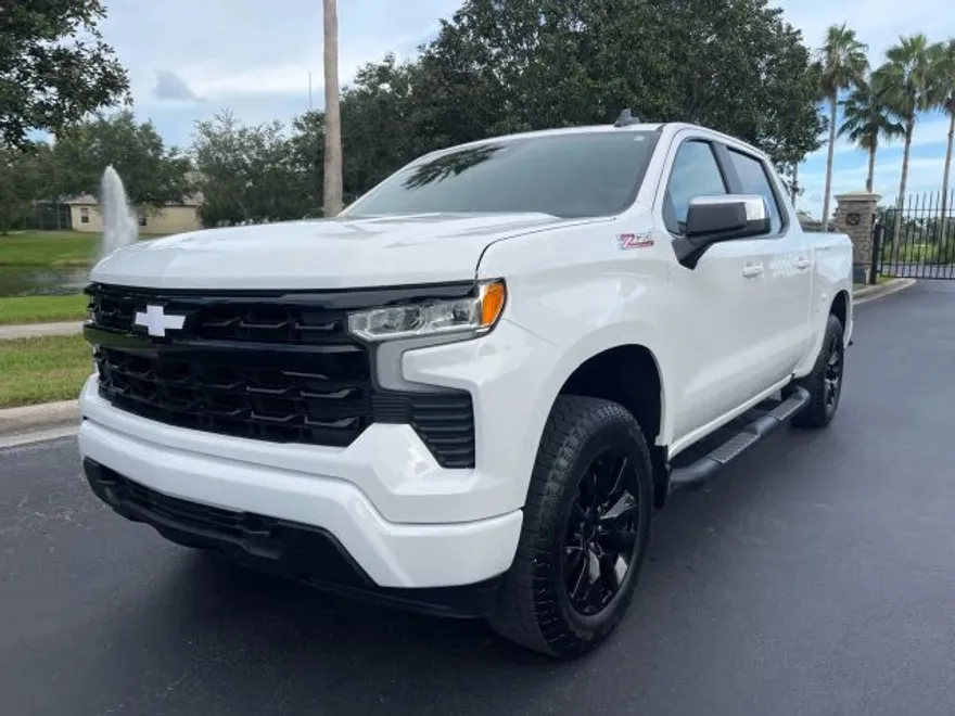 2022 Chevrolet Silverado 1500 LT photo 1