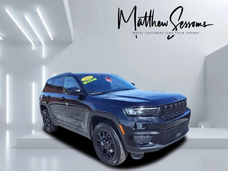 2025 Jeep Grand Cherokee Altitude photo 1