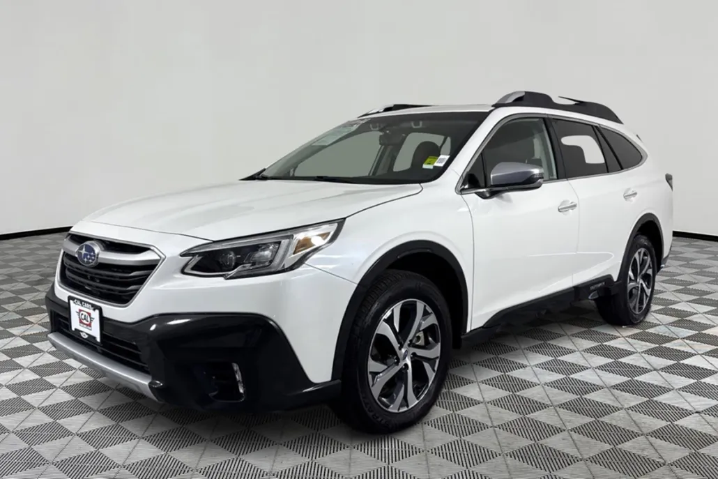 2021 Subaru Outback Touring XT photo 1