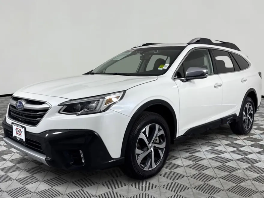 2021 Subaru Outback Touring XT photo 1