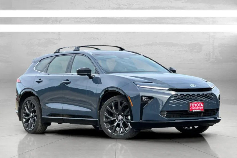 2025 Toyota Crown Signia Limited photo 1