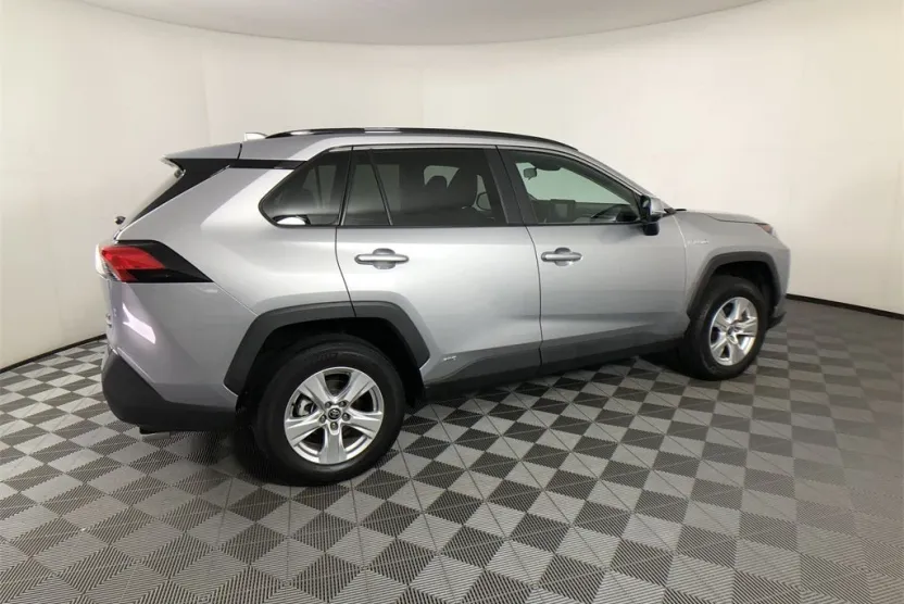 2021 Toyota RAV4 Hybrid XLE photo 1