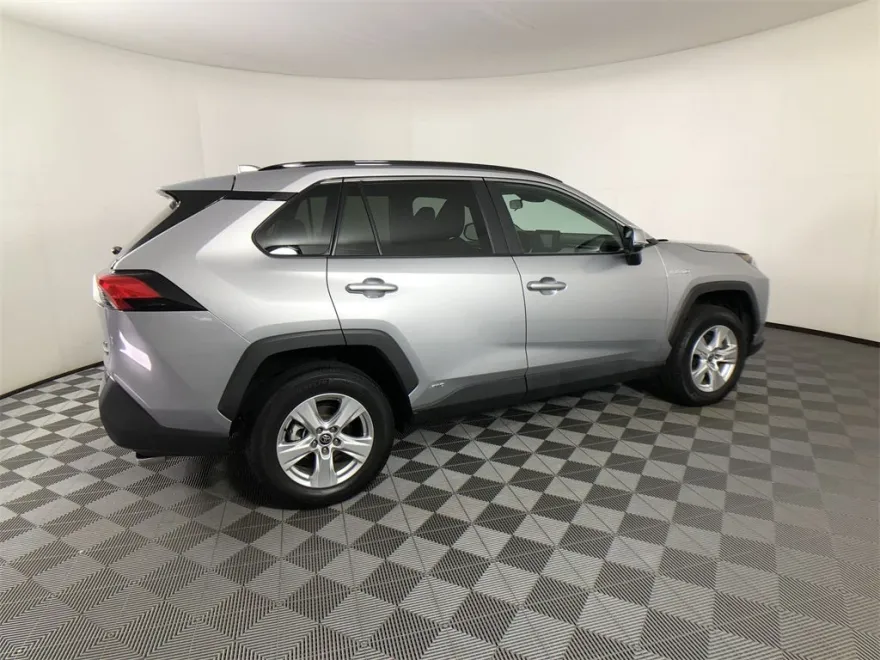 2021 Toyota RAV4 Hybrid XLE photo 1