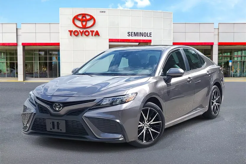 2024 Toyota Camry SE photo 1