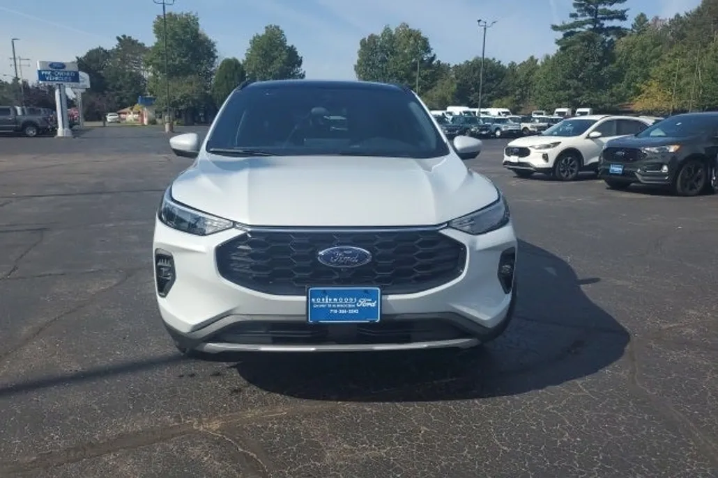 2025 Ford Escape Hybrid ST-Line Select photo 1