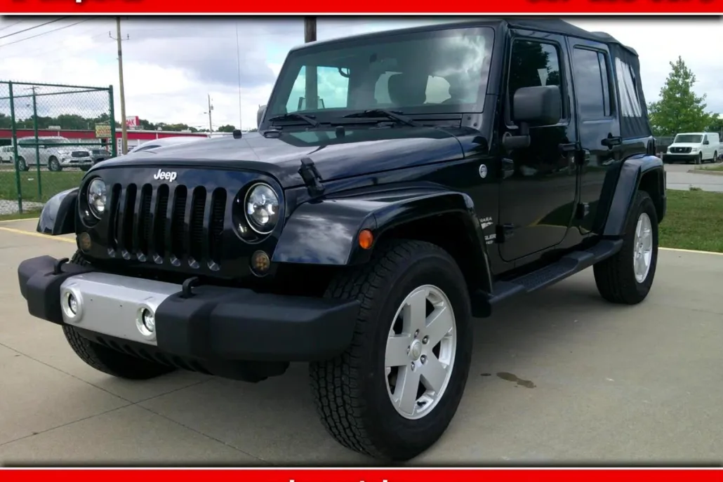 2012 Jeep Wrangler Unlimited Sahara photo 1