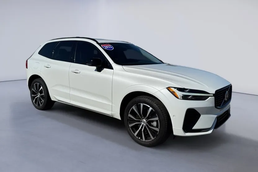 2023 Volvo XC60 Recharge Hybrid T8 eAWD Plus photo 1
