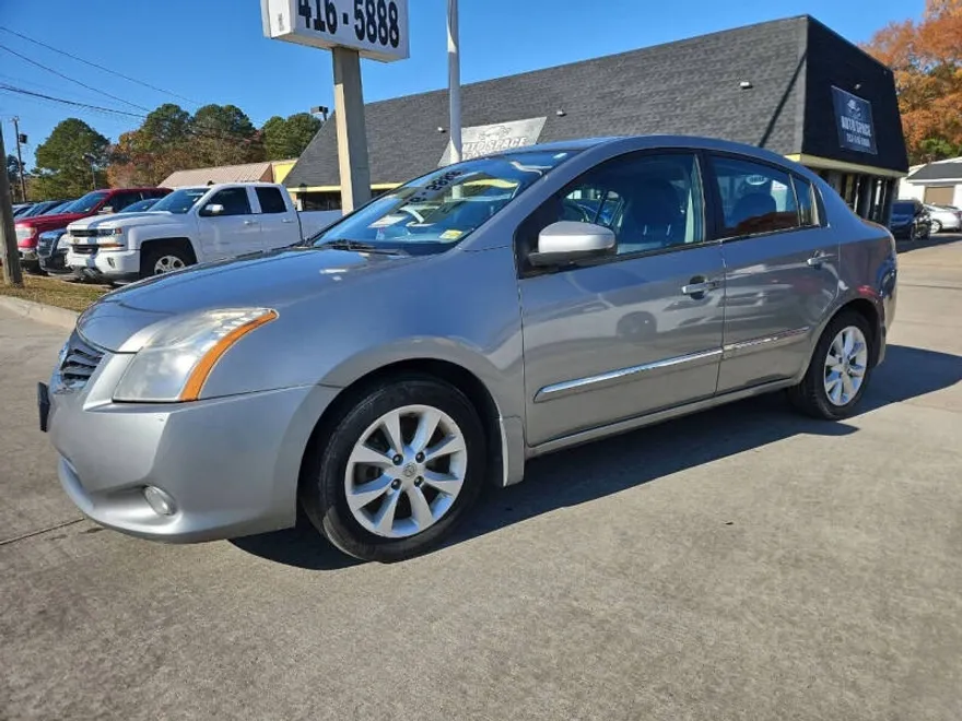 2010 Nissan Sentra 2.0 SL photo 1