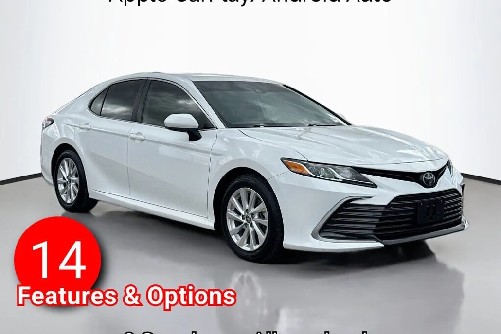 2023 Toyota Camry LE photo 1