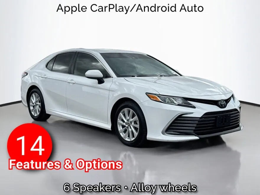 2023 Toyota Camry LE photo 1