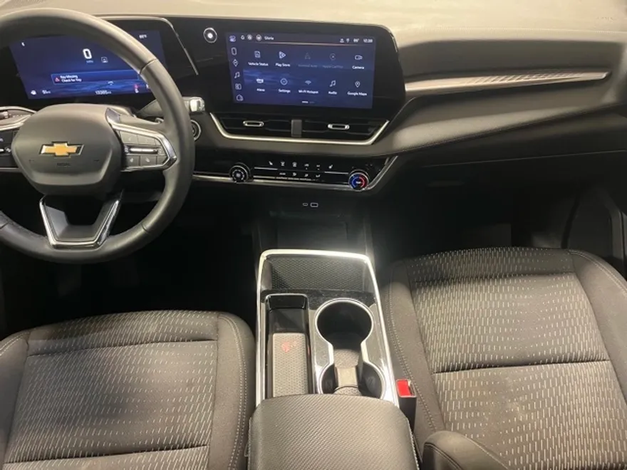 2025 Chevrolet Equinox LT photo 1
