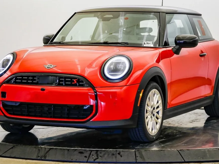 2025 Mini Cooper S Iconic photo 1