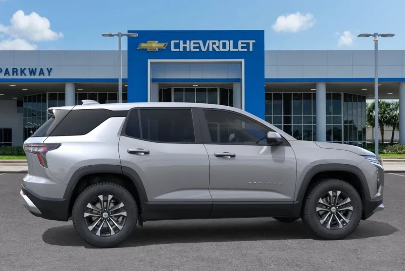 2026 Chevrolet Equinox LT photo 1