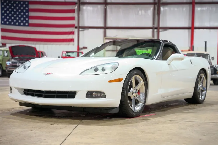 2005 Chevrolet Corvette photo 1
