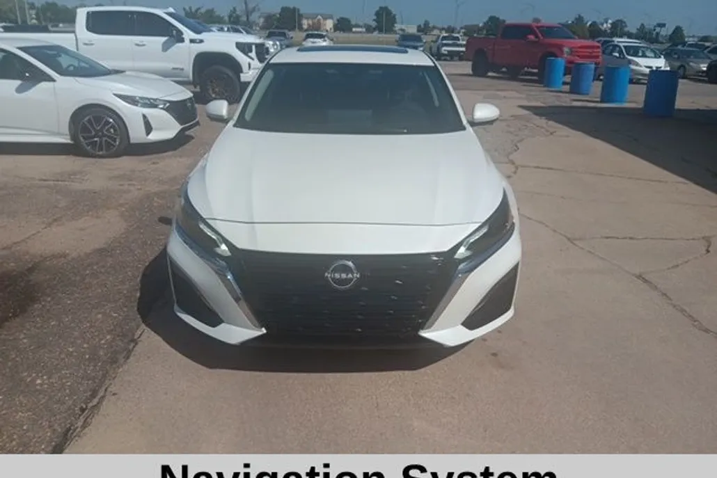 2025 Nissan Altima 2.5 SL photo 1