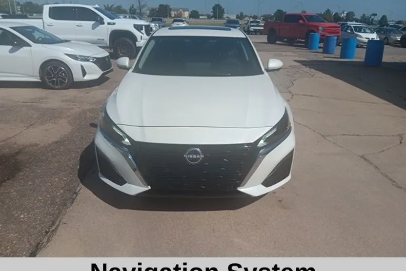 2025 Nissan Altima 2.5 SL photo 1