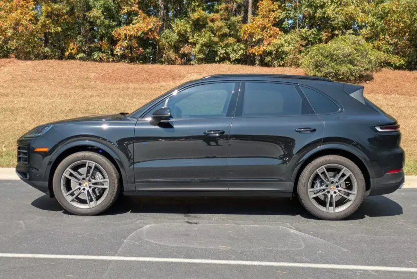 2024 Porsche Cayenne photo 1