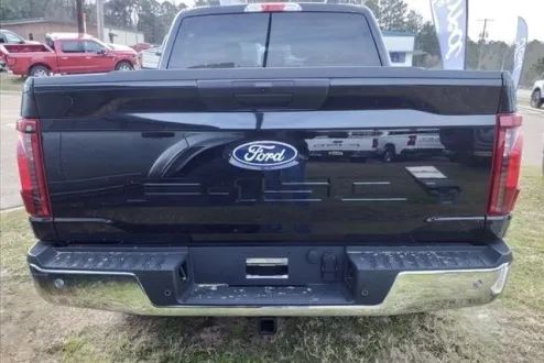 2025 Ford F-150 XLT photo 3