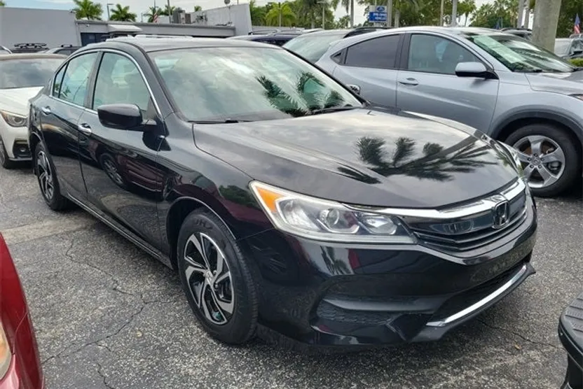 2017 Honda Accord LX photo 1