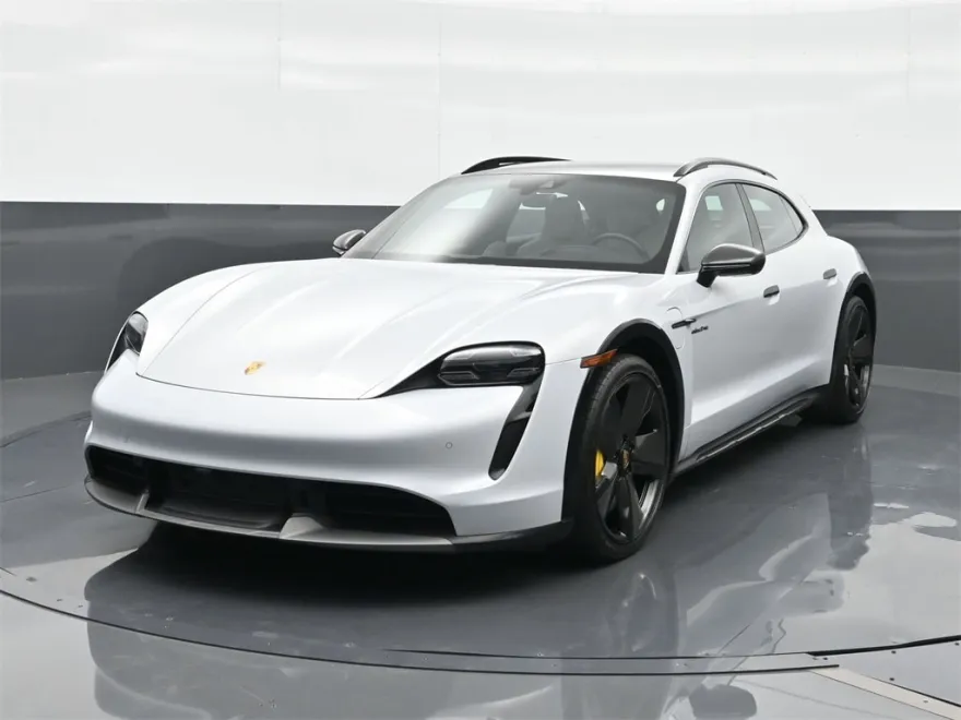 2022 Porsche Taycan Cross Turismo Turbo photo 1