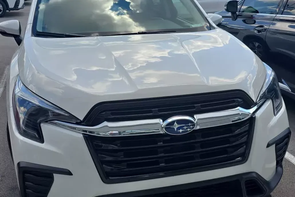 2023 Subaru Ascent Premium photo 1
