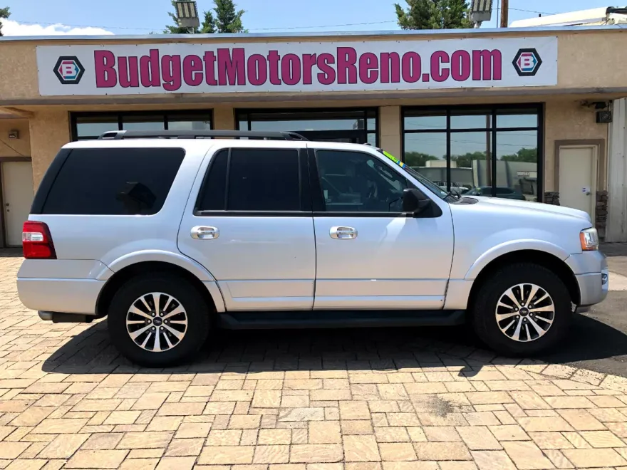 2017 Ford Expedition XLT photo 1