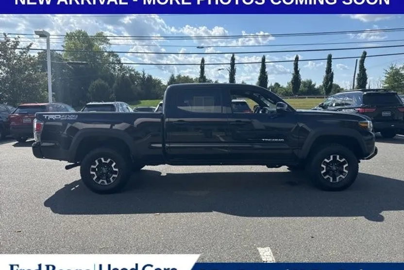 2023 Toyota Tacoma TRD Off-Road V6 photo 1