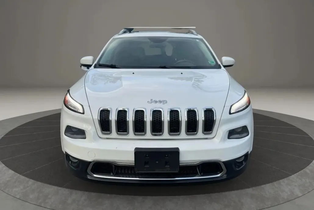 2015 Jeep Cherokee Limited Sport photo 1