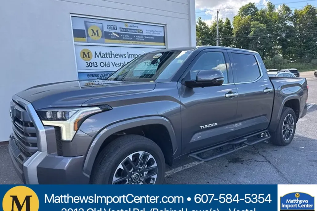 2023 Toyota Tundra Limited CrewMax photo 1