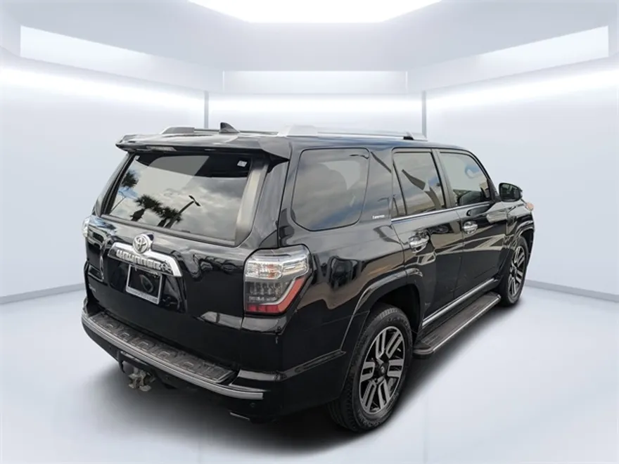 2016 Toyota 4Runner Limited photo 1