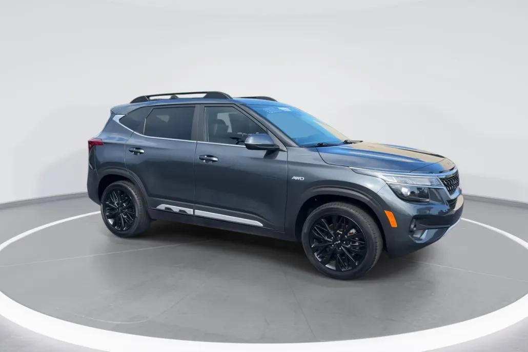 2023 Kia Seltos Nightfall Edition photo 1