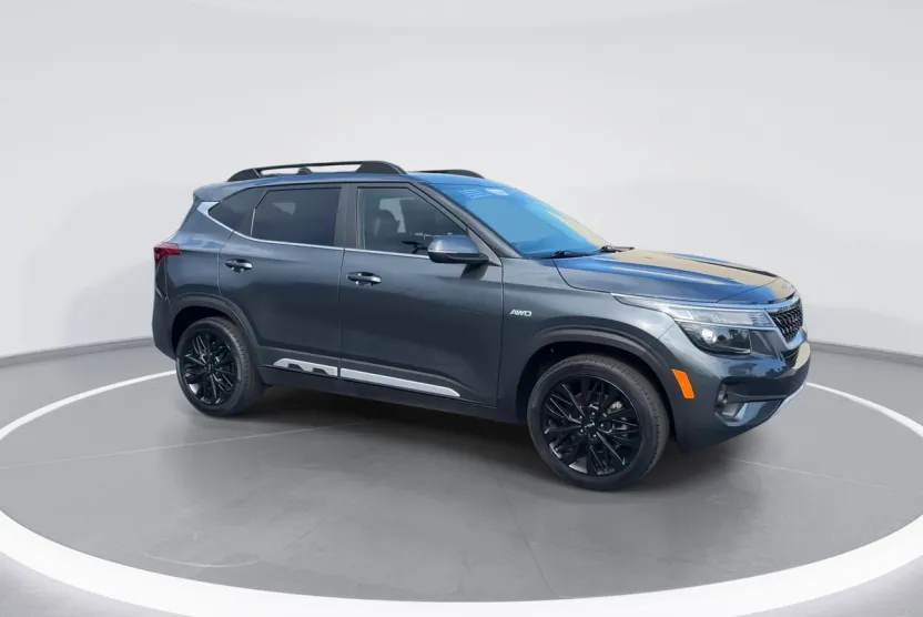 2023 Kia Seltos Nightfall Edition photo 1