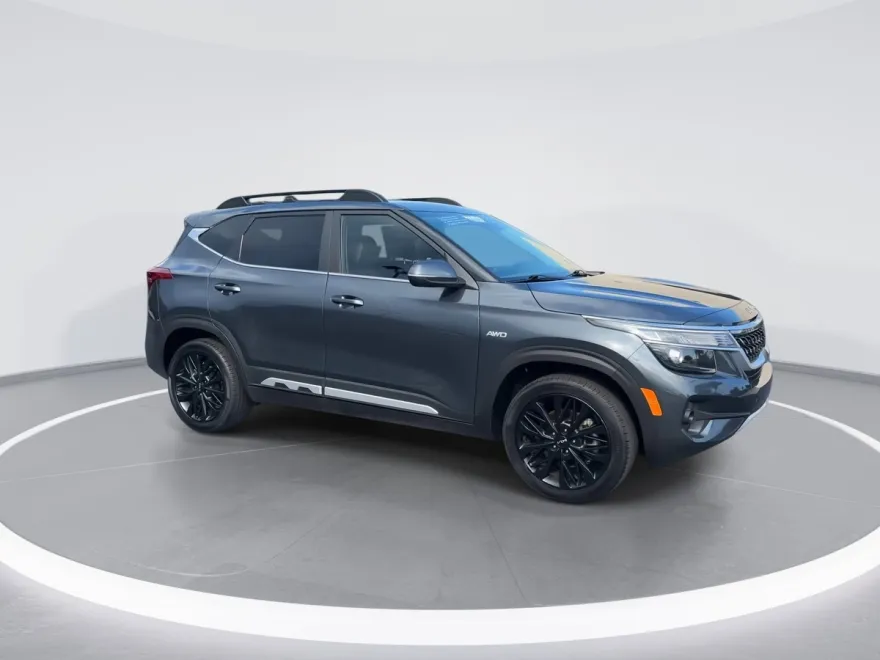 2023 Kia Seltos Nightfall Edition photo 1