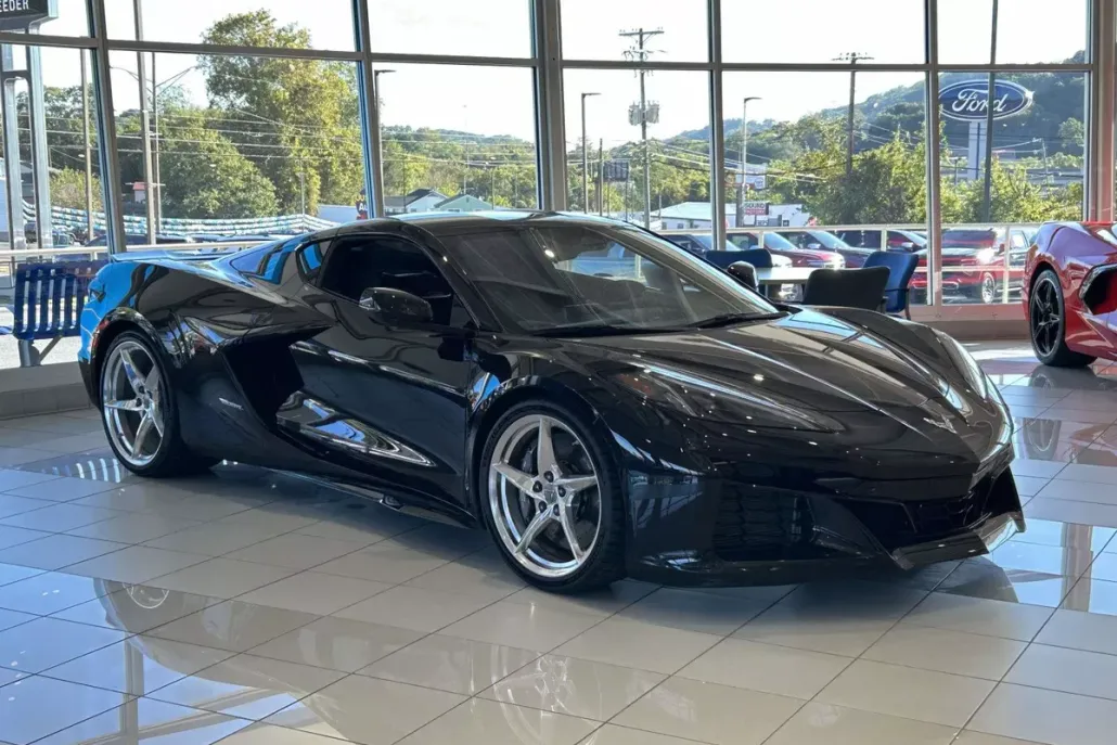 2024 Chevrolet Corvette E-Ray 2LZ photo 1