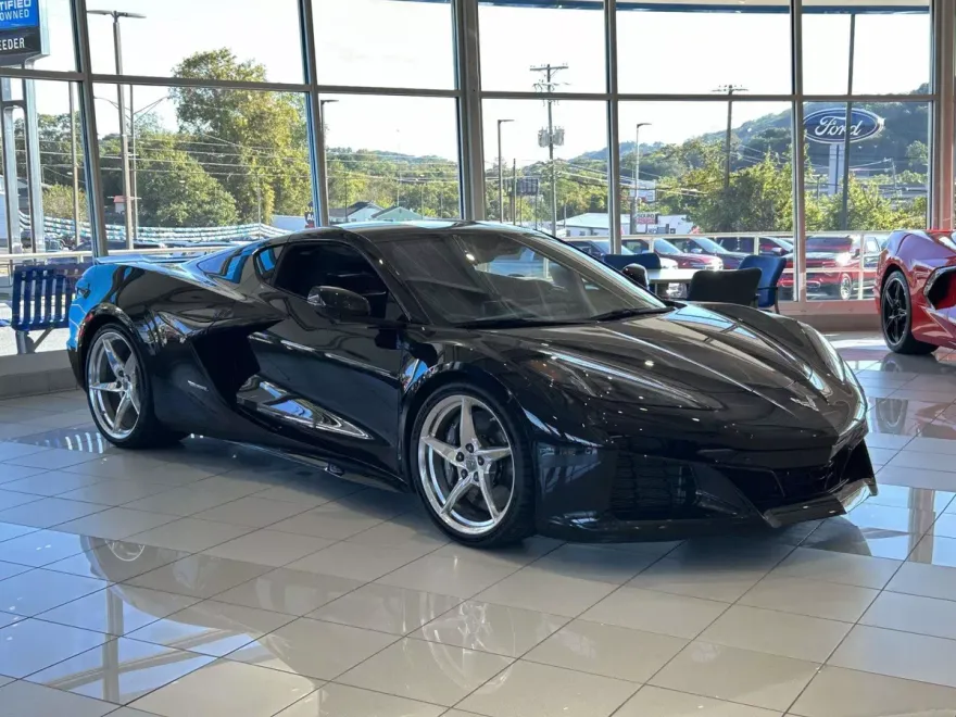 2024 Chevrolet Corvette E-Ray 2LZ photo 1