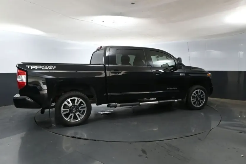 2019 Toyota Tundra SR5 CrewMax photo 1