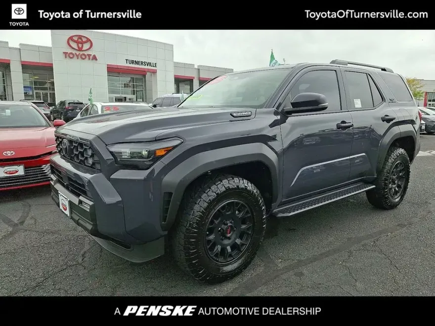 2025 Toyota 4Runner TRD Off-Road photo 1