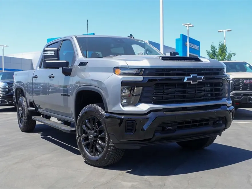 2025 Chevrolet Silverado 2500HD Custom photo 1