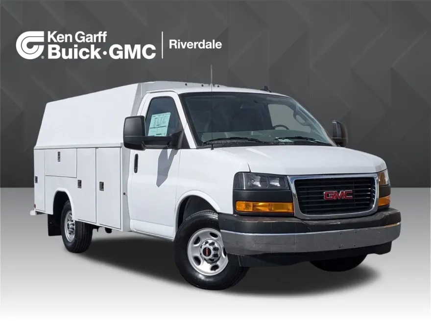2025 Gmc Savana Cutaway 3500 photo 1